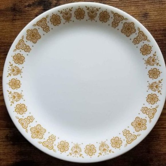 Corelle Butterfly Gold Dinner Plates (9 pcs) - Picture 1 of 6
